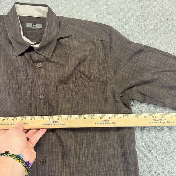 REI Button Up Shirt Mens Medium Brown Long Sleeve Polyester Preppy Outdoor Y2K - Picture 7 of 8